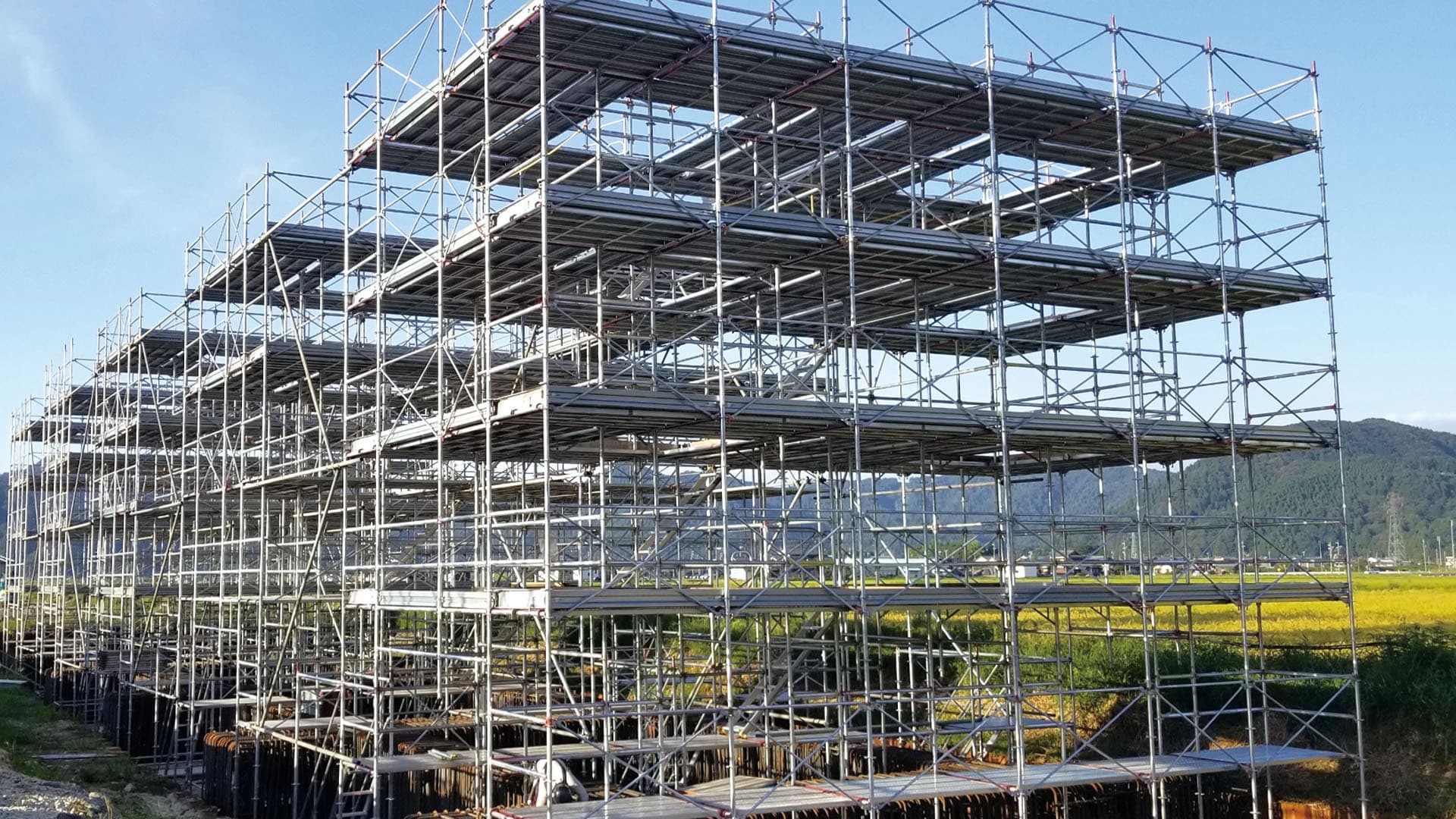 橋脚足場仮設工事